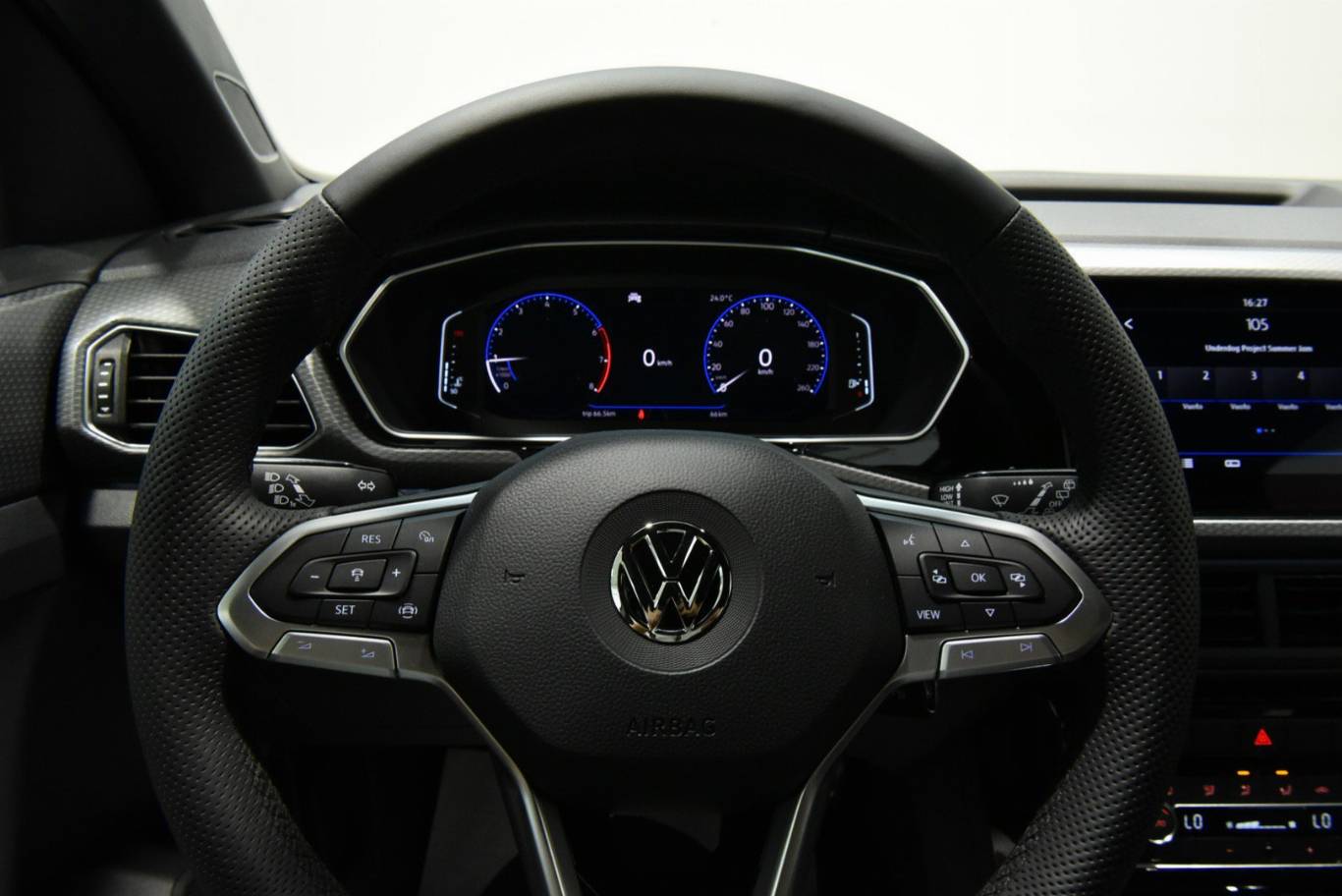 VOLKSWAGEN T-Cross 43