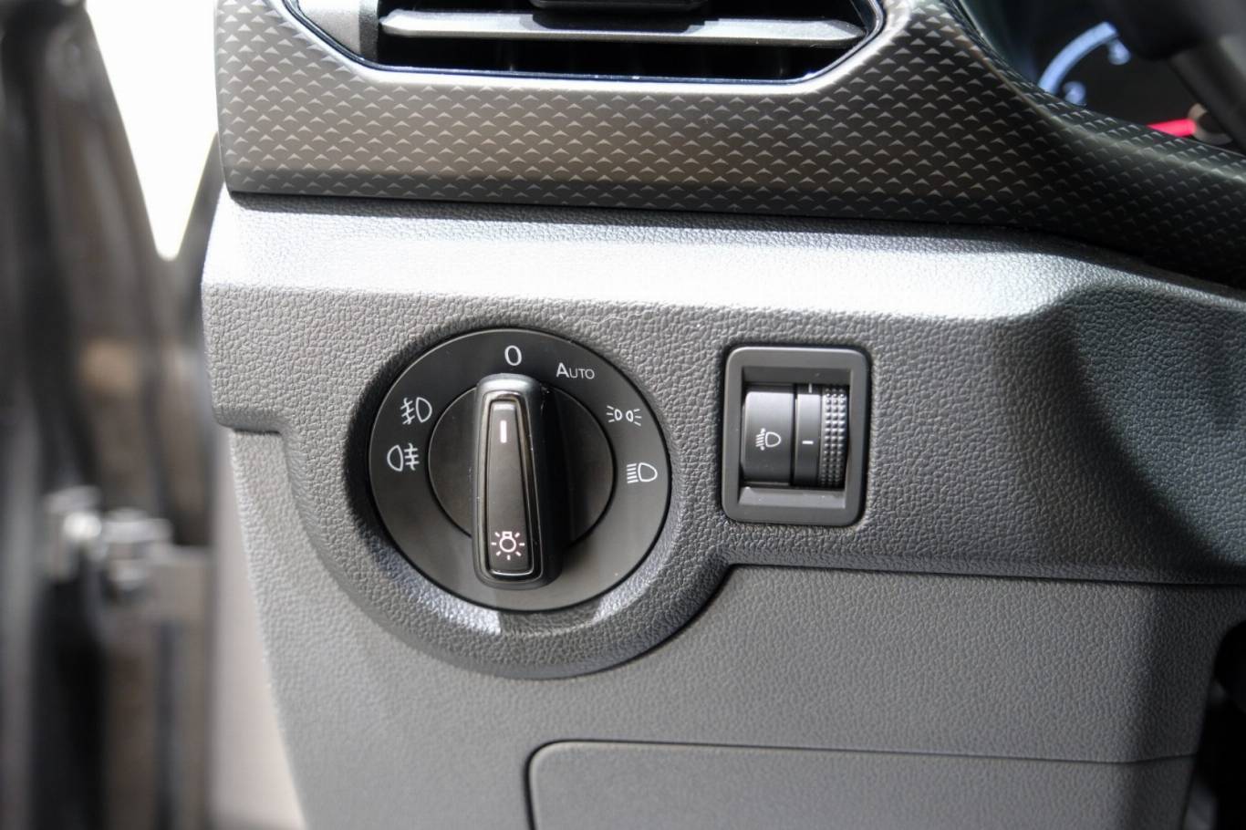 VOLKSWAGEN T-Cross 23