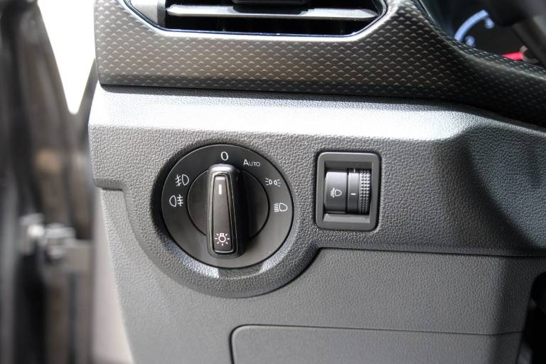 VOLKSWAGEN T-Cross 23