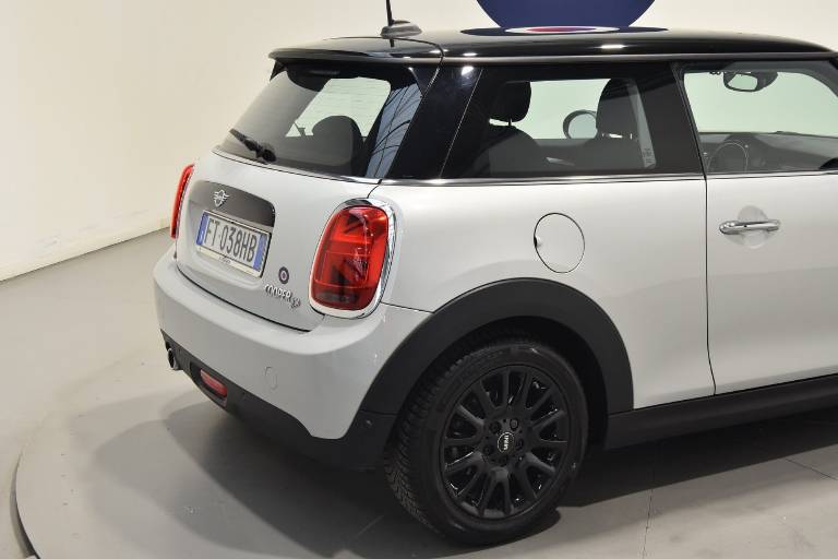 MINI Cooper D 19