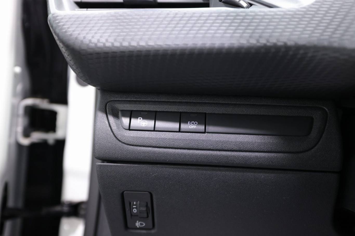 PEUGEOT 2008 26