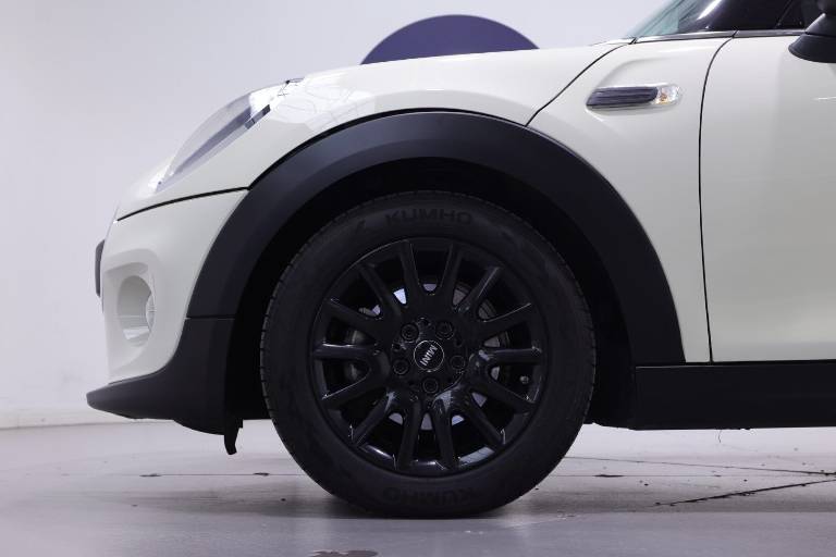 MINI One 17