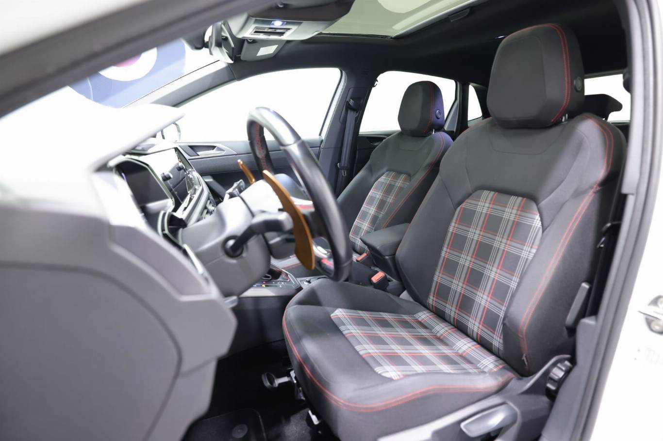 VOLKSWAGEN Polo 6