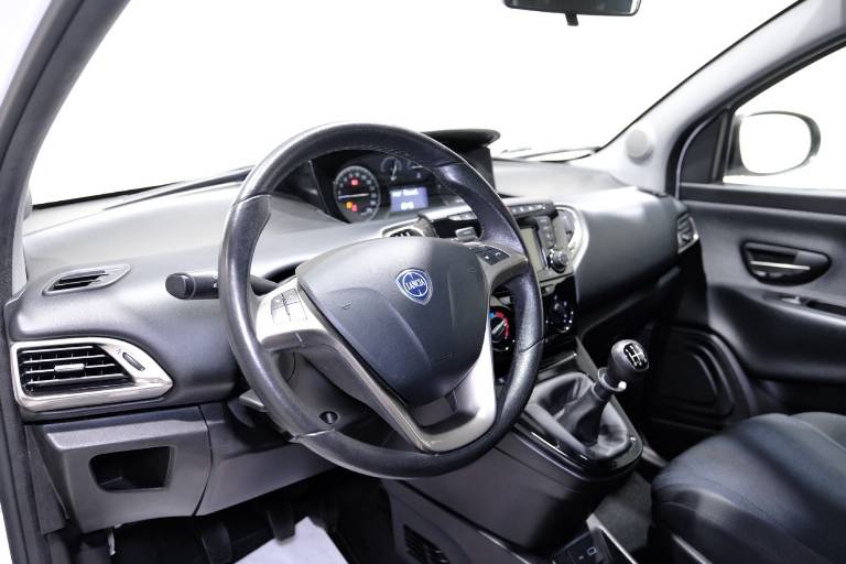 LANCIA Ypsilon 5