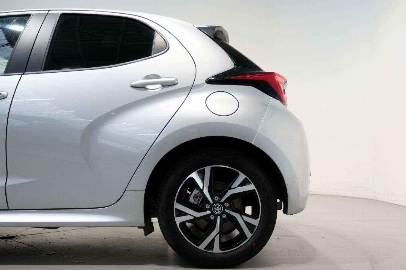 TOYOTA Yaris 41