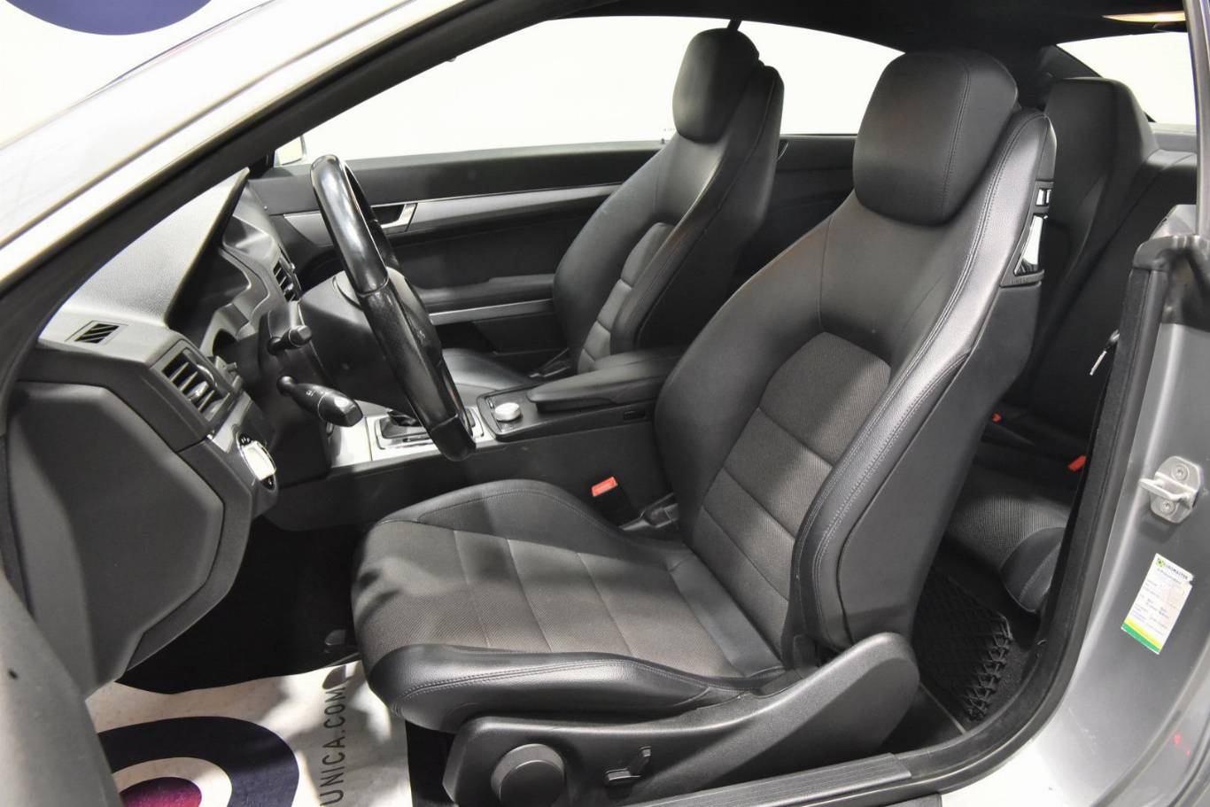 MERCEDES-BENZ E 220 4