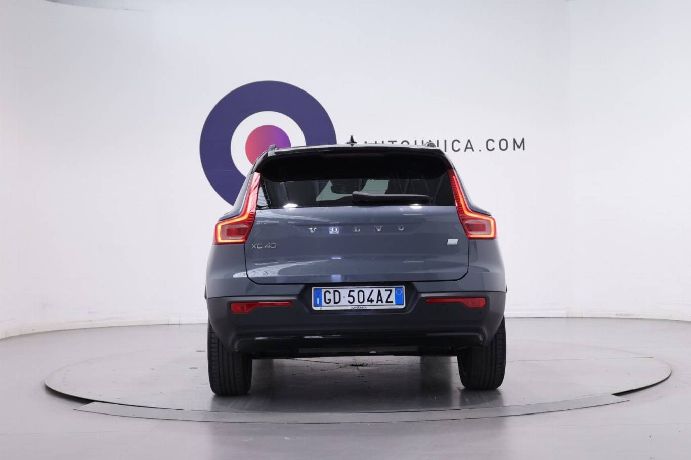 VOLVO XC40 15