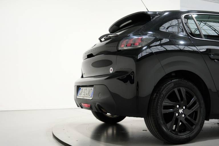 PEUGEOT 208 48