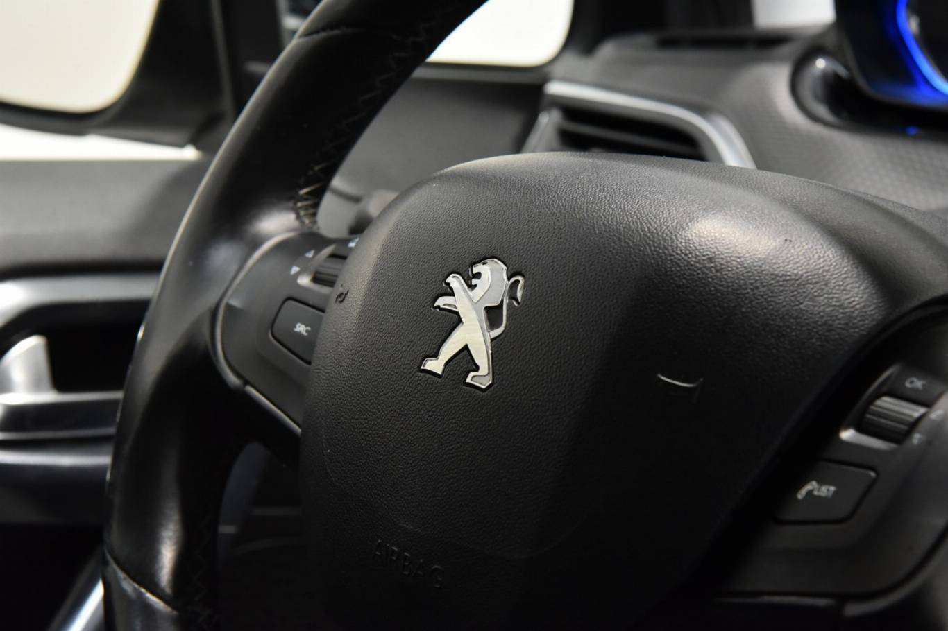 PEUGEOT 2008 22