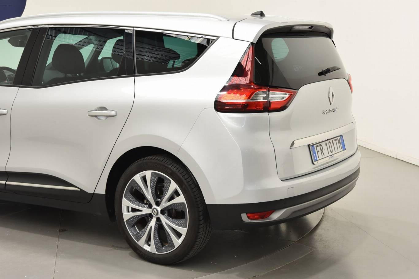 RENAULT Grand Scenic 19