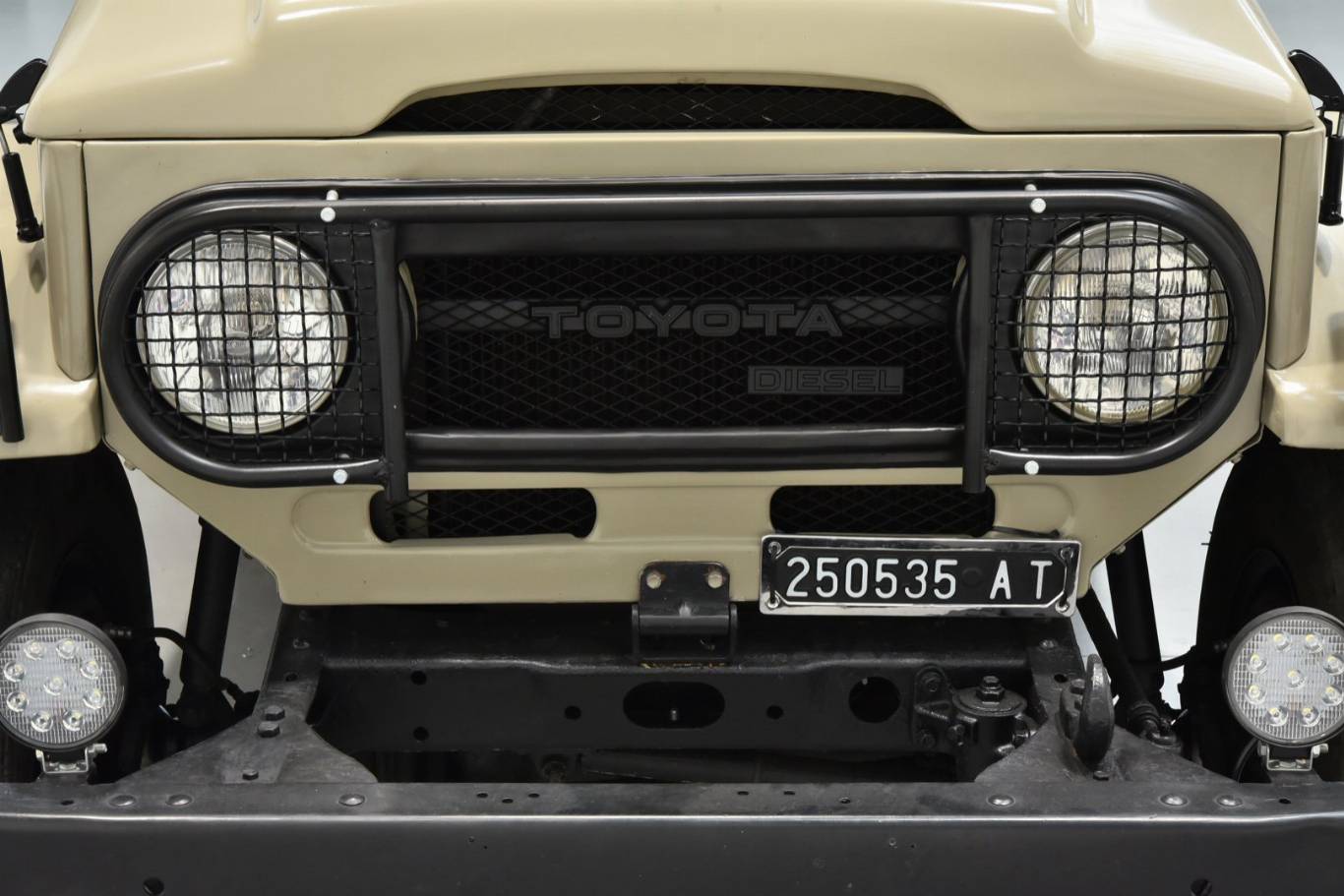 TOYOTA Land Cruiser 46