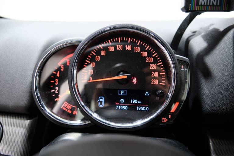 MINI Countryman 8