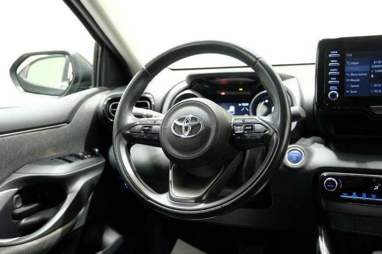 TOYOTA Yaris 39
