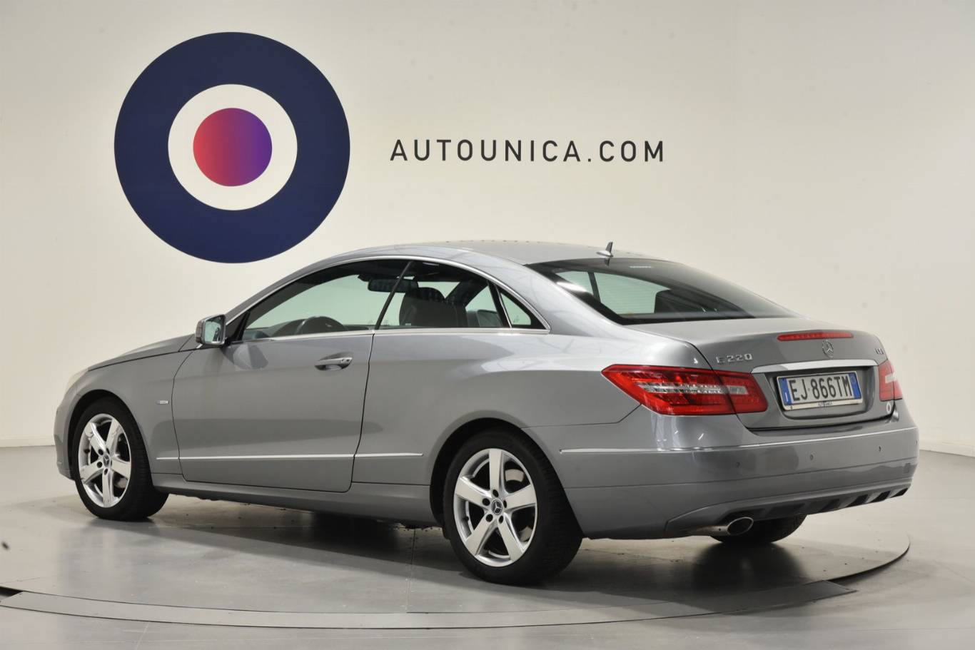 MERCEDES-BENZ E 220 2