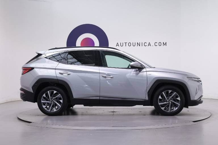 HYUNDAI Tucson 4