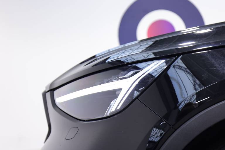 VOLVO XC40 18