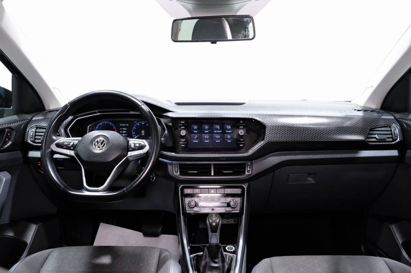 VOLKSWAGEN T-Cross 8