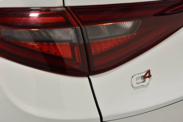 ALFA ROMEO Stelvio 57
