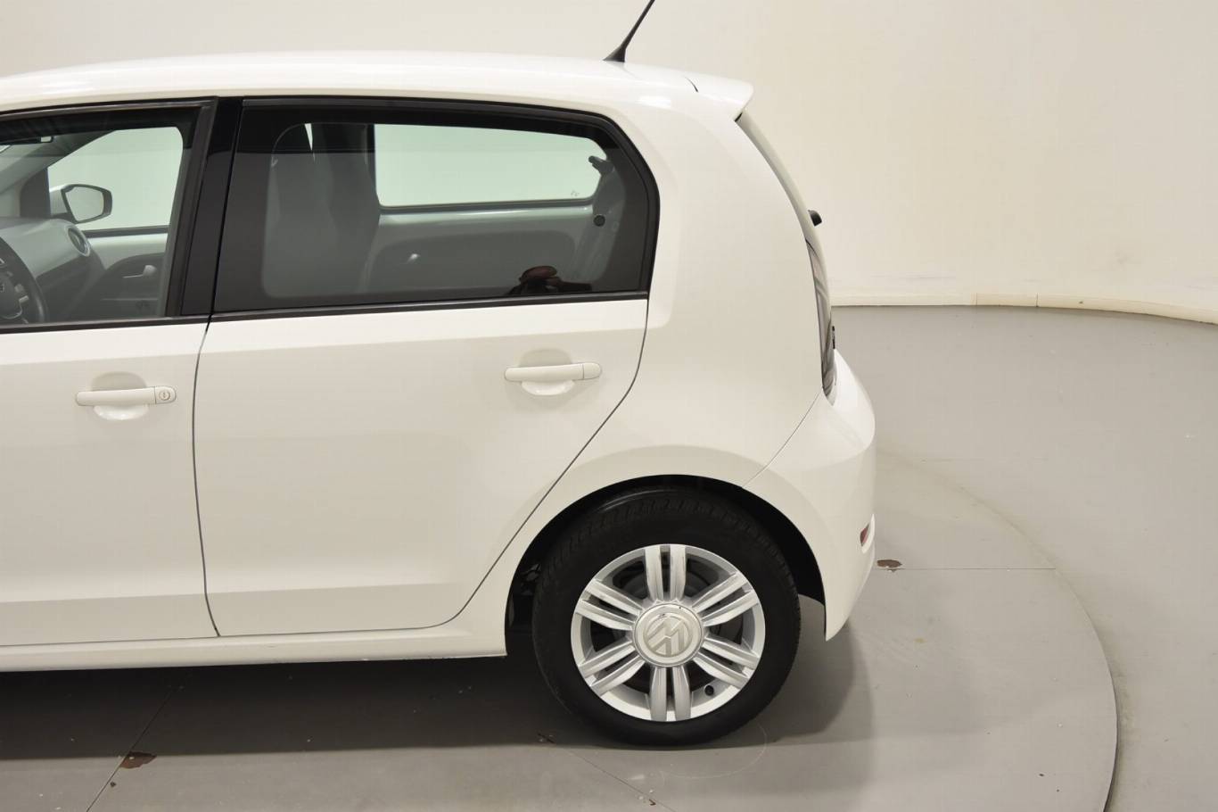 VOLKSWAGEN Up! 33