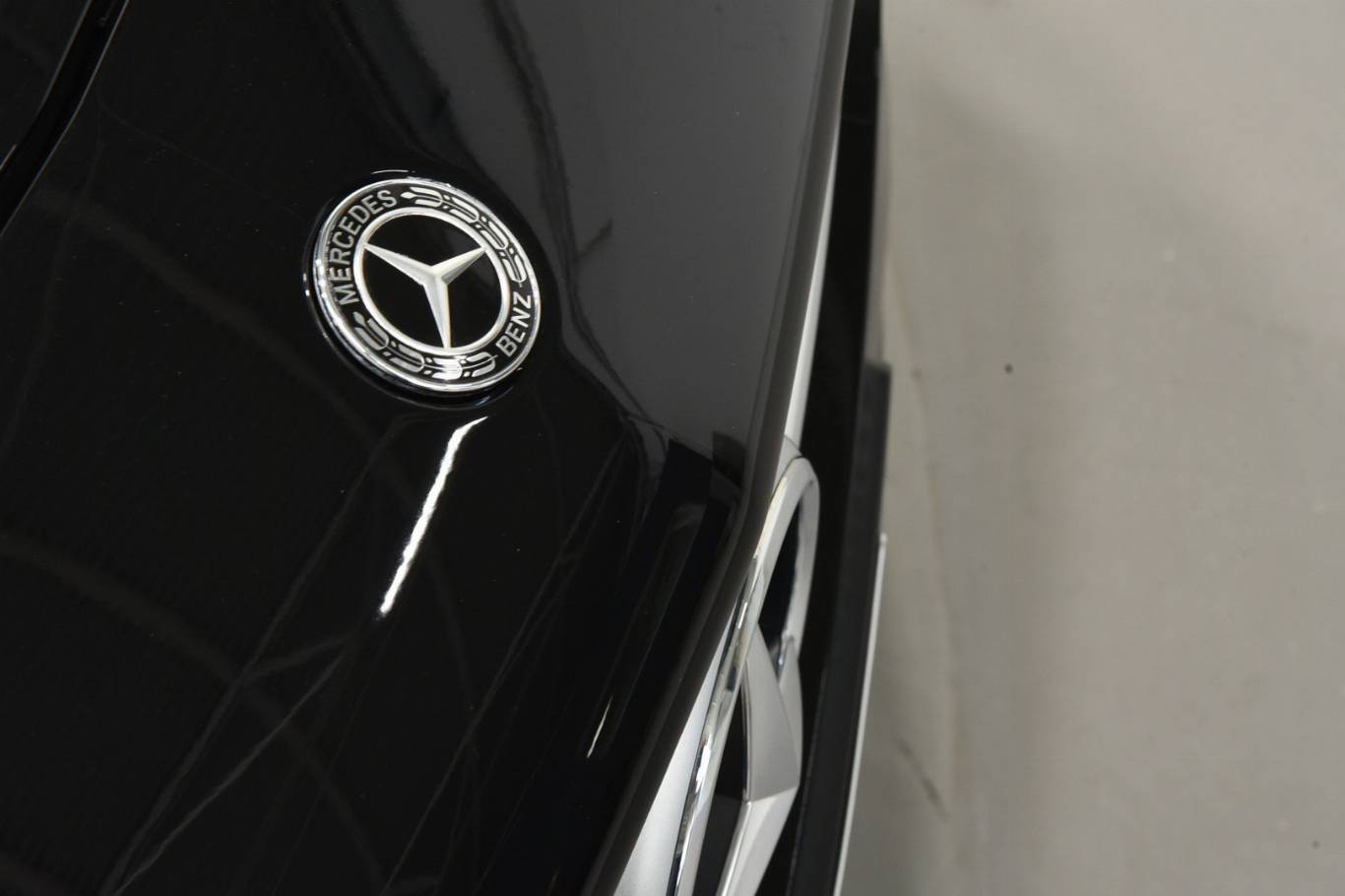 MERCEDES-BENZ CLA 180 44