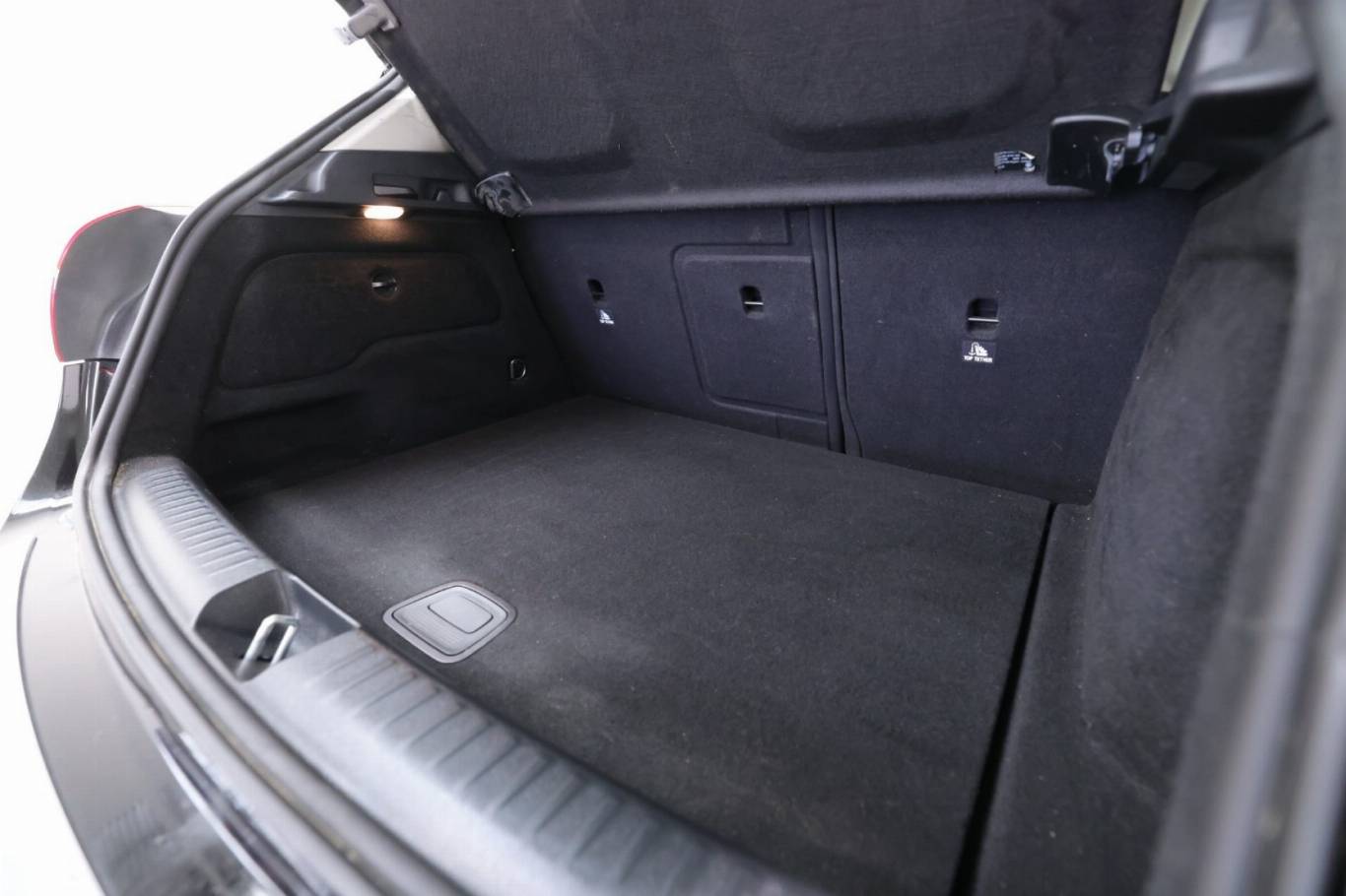 MERCEDES-BENZ GLA 200 48