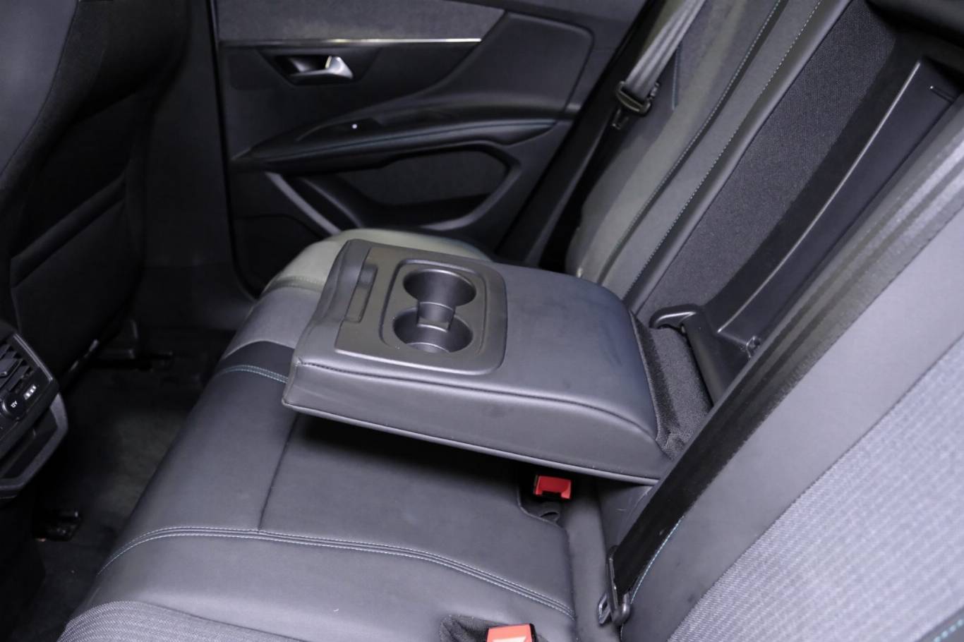 PEUGEOT 3008 54