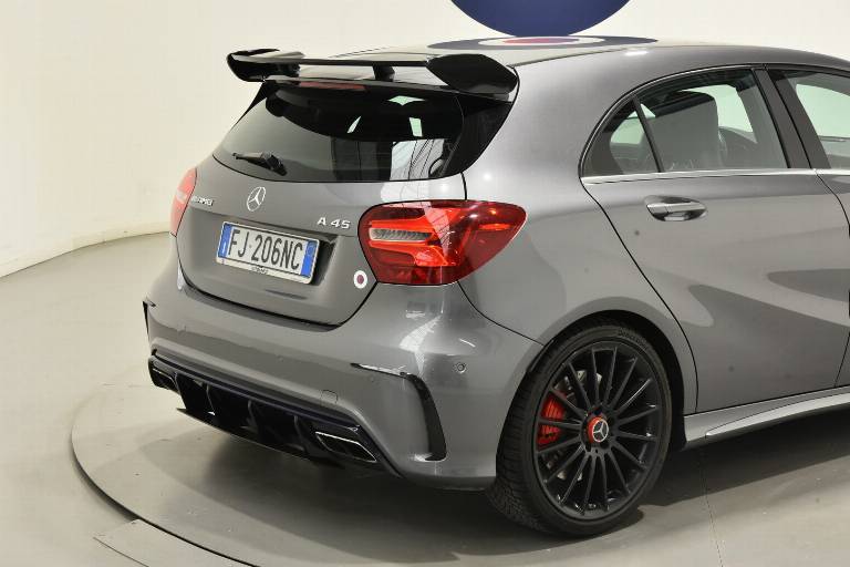 MERCEDES-BENZ A 45 AMG 18