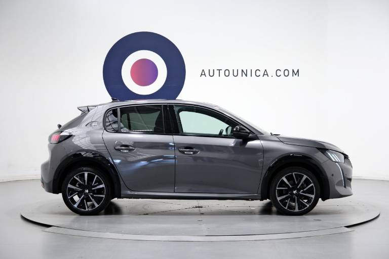 PEUGEOT 208 4