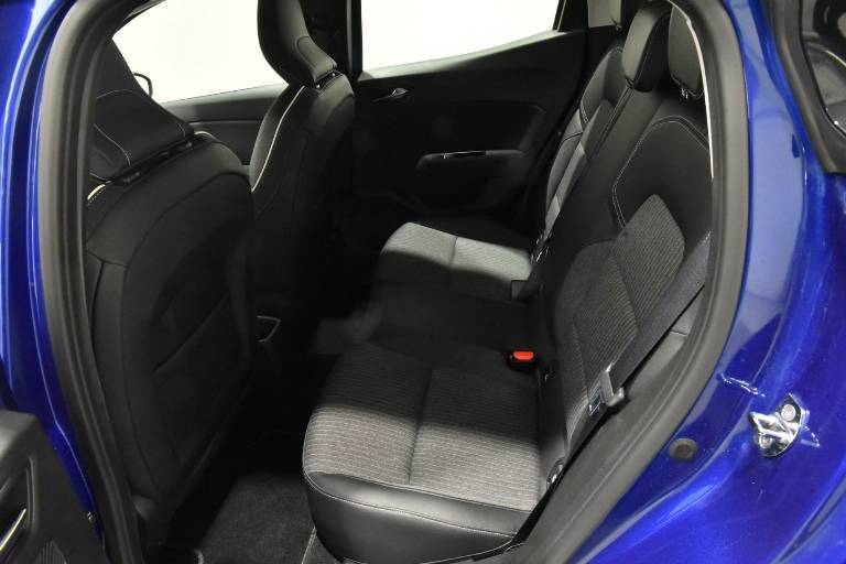 RENAULT Clio 37