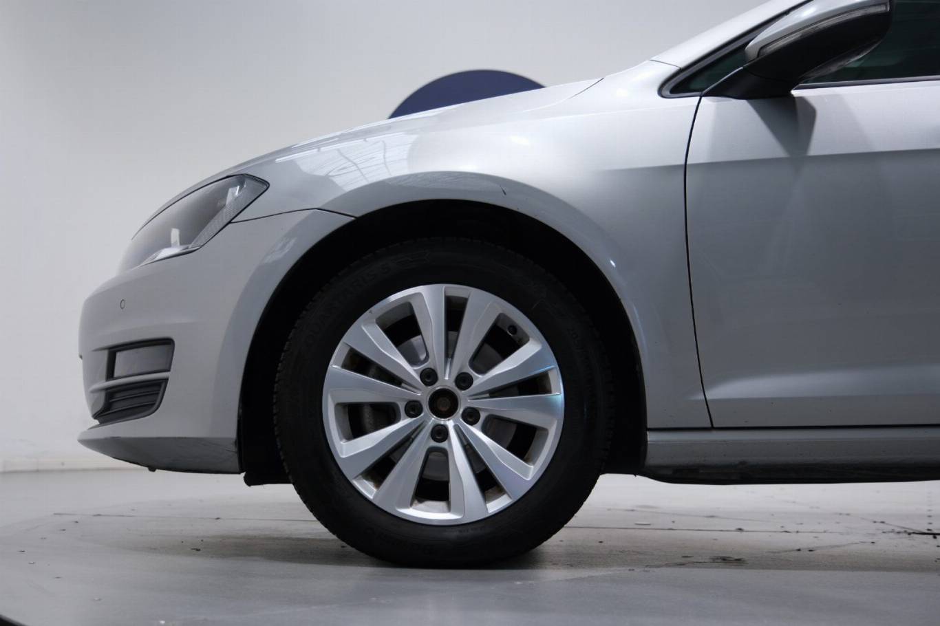 VOLKSWAGEN Golf 17
