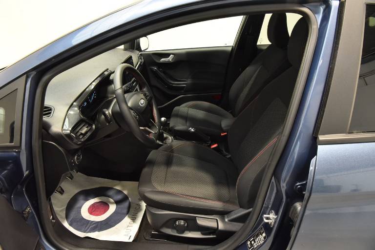 FORD Fiesta 4