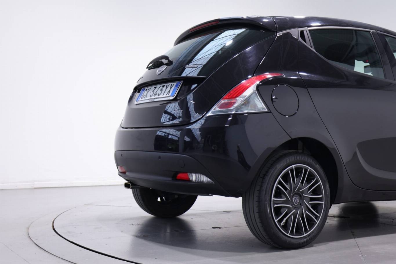 LANCIA Ypsilon 13