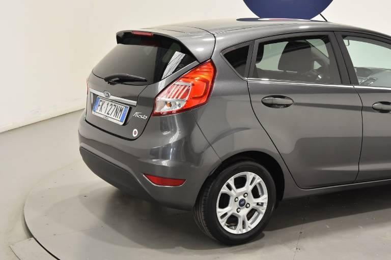 FORD Fiesta 19