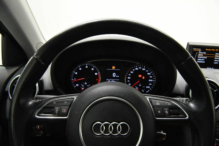 AUDI A1 9