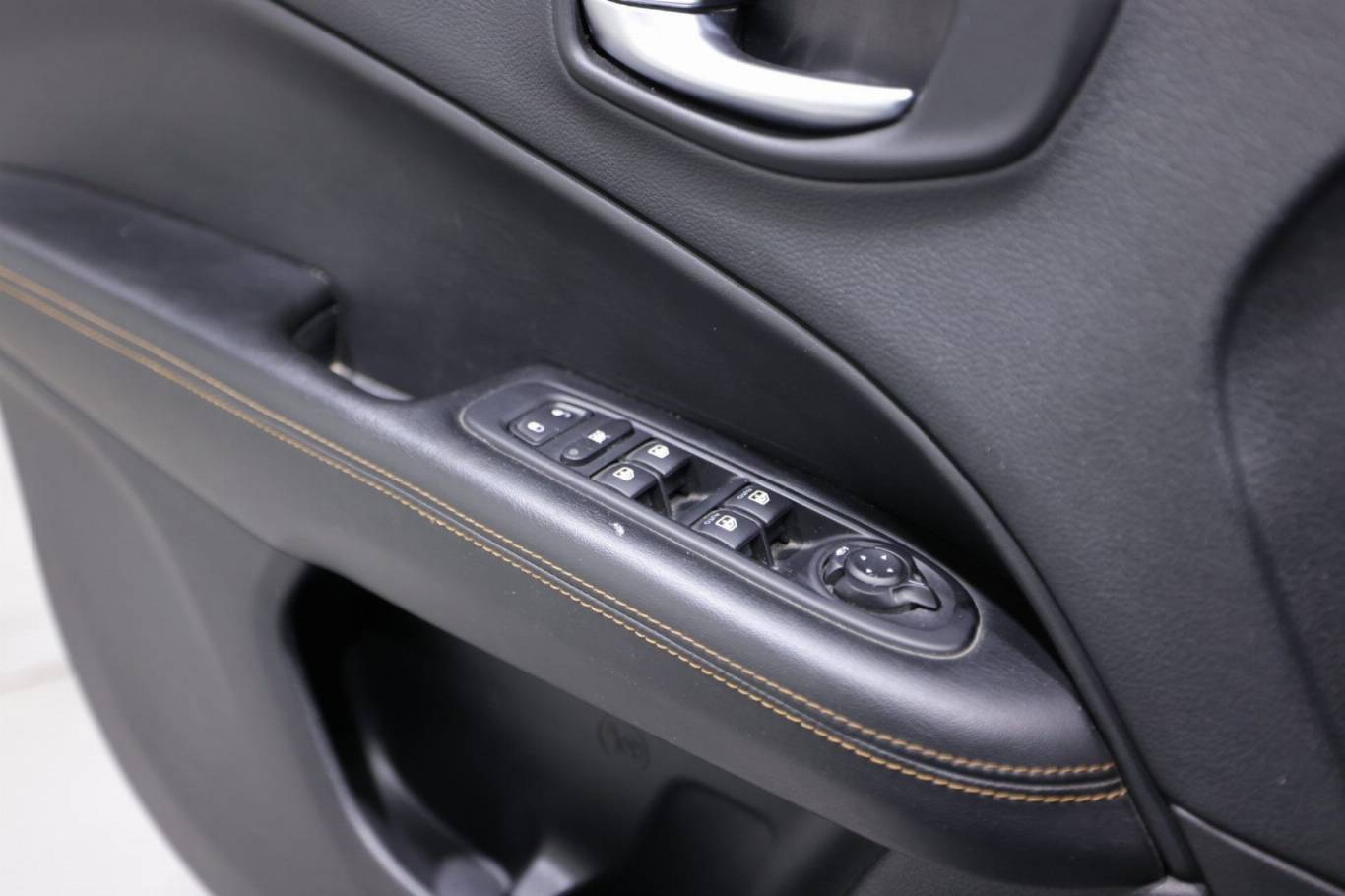 JEEP Compass 36