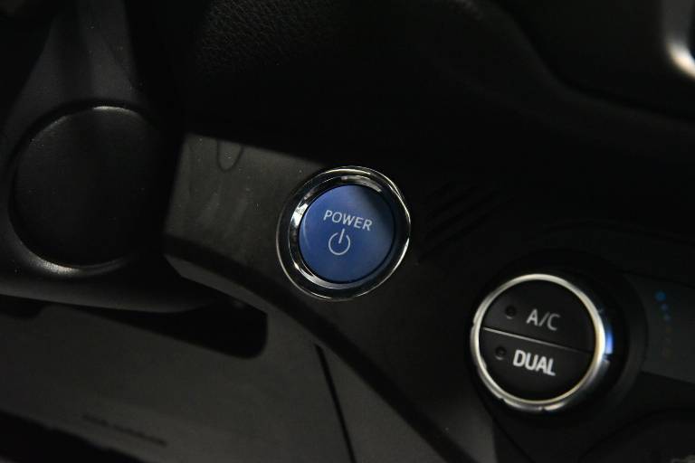 TOYOTA Yaris 22
