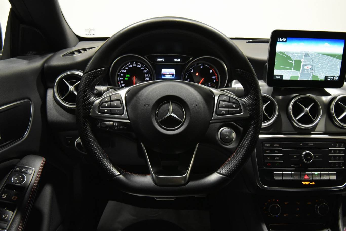 MERCEDES-BENZ CLA 220 22