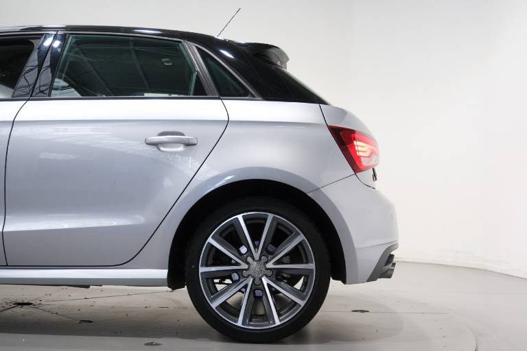 AUDI A1 42