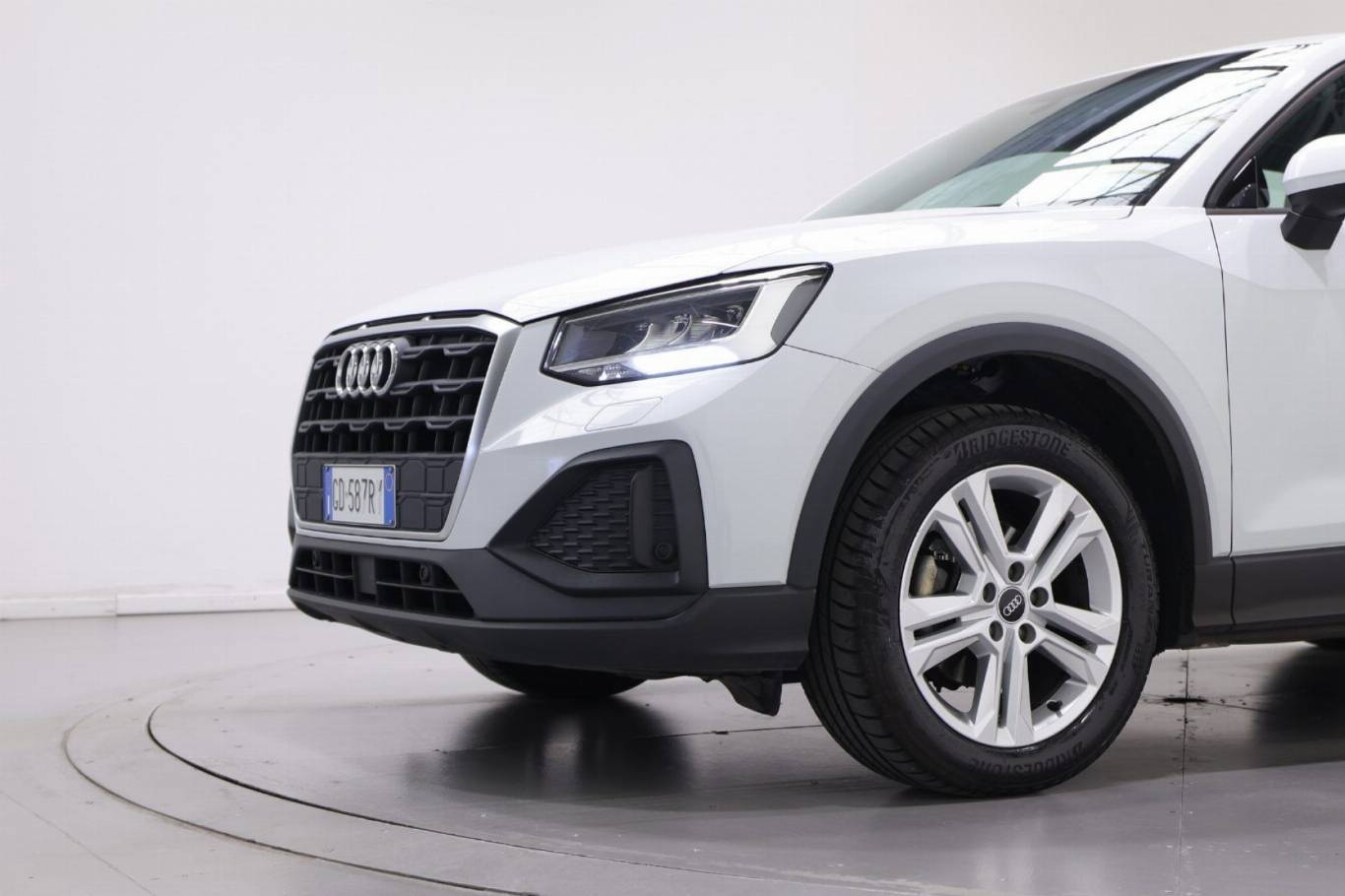 AUDI Q2 11