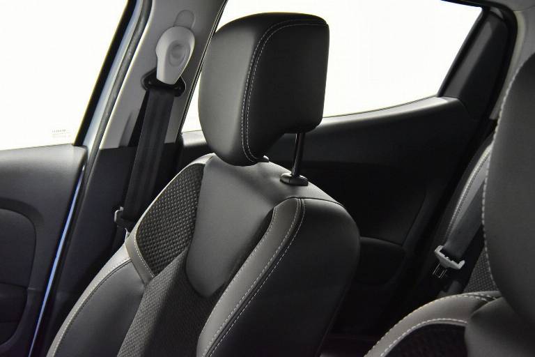 RENAULT Clio 20
