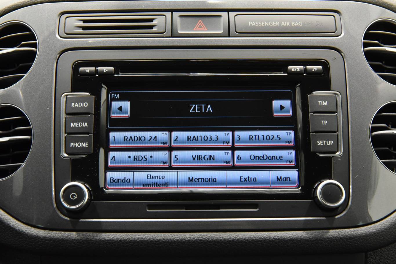 VOLKSWAGEN Tiguan 11