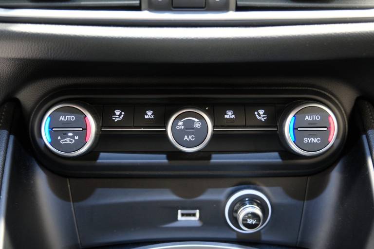 ALFA ROMEO Stelvio 22