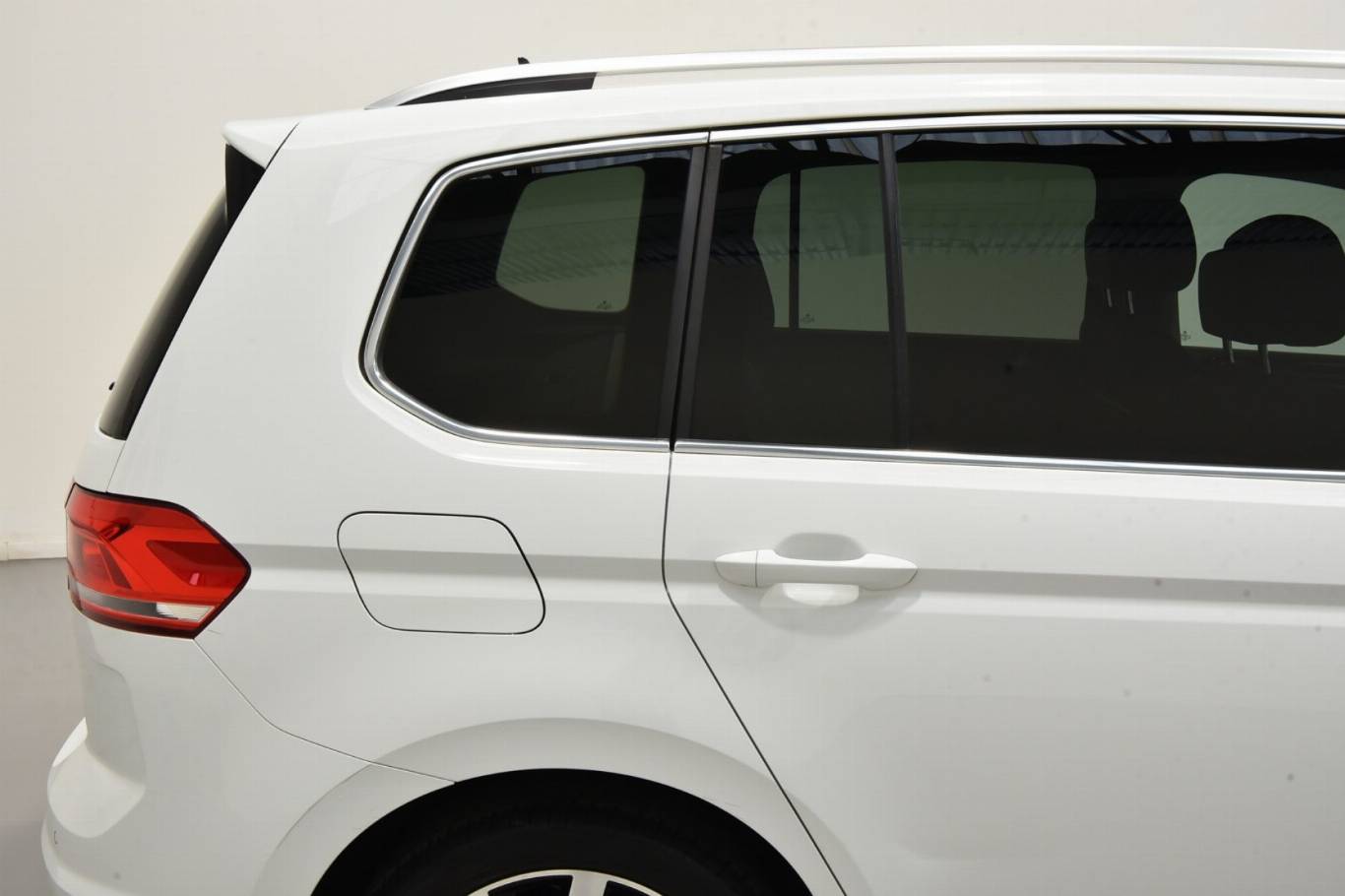 VOLKSWAGEN Touran 43