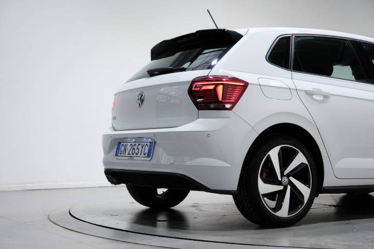 VOLKSWAGEN Polo GTI 43