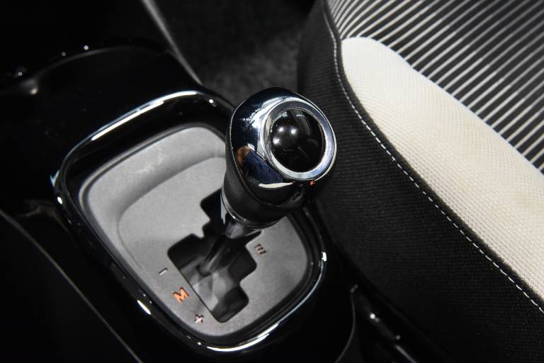 PEUGEOT 108 10