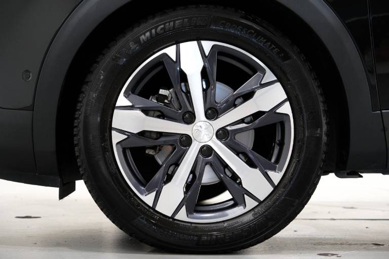PEUGEOT 3008 11