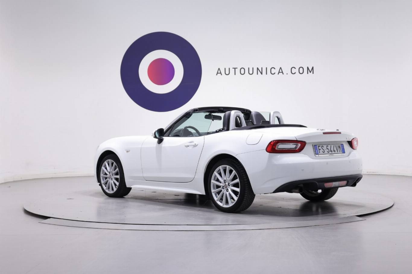FIAT 124 Spider 17