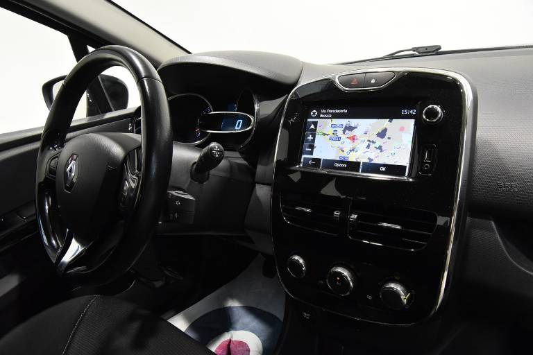 RENAULT Clio 32