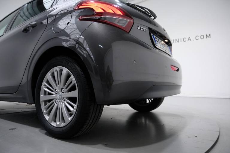 PEUGEOT 208 45