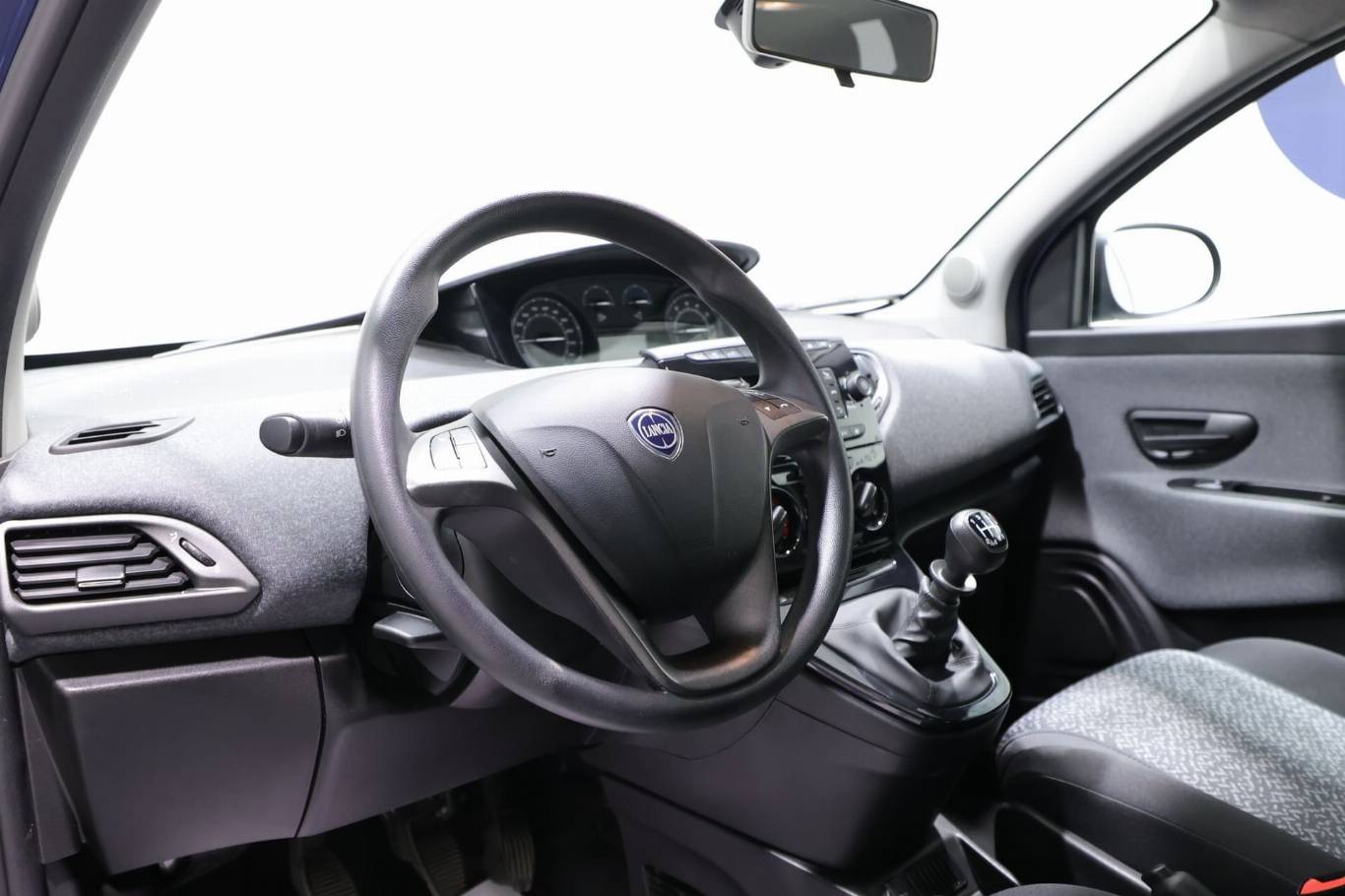 LANCIA Ypsilon 12